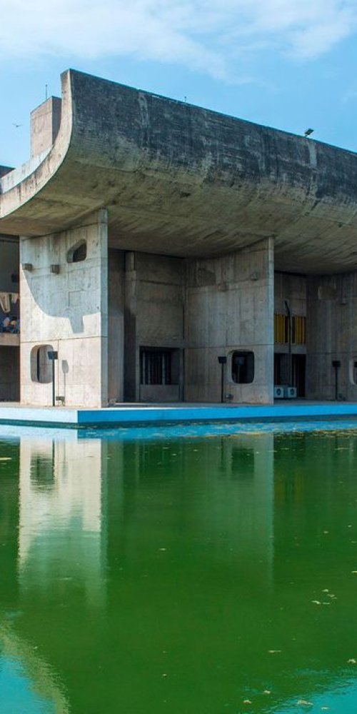 Dining ambience in Chandīgarh, IN