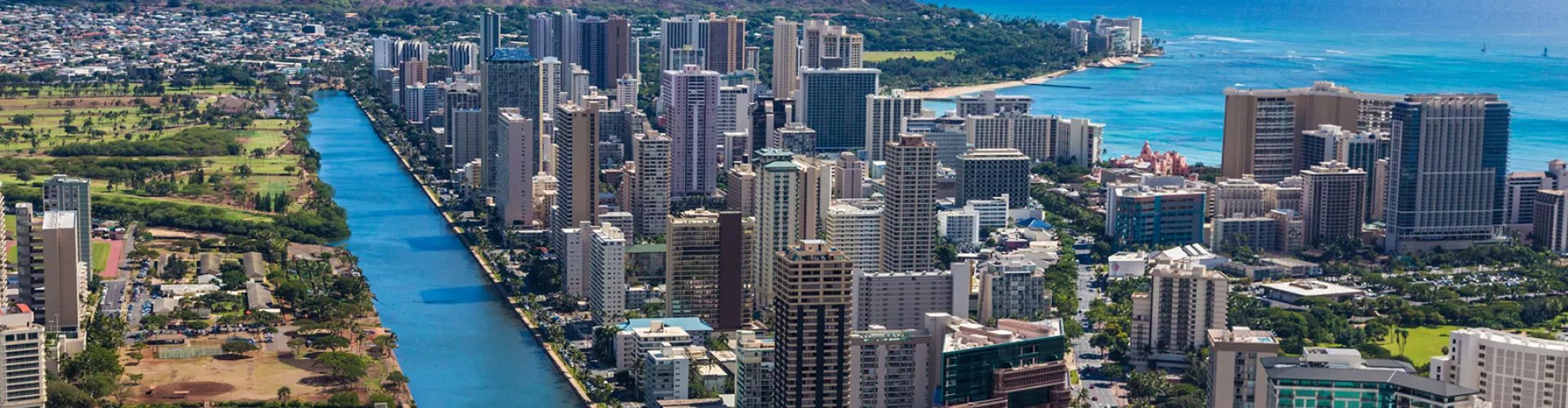 Honolulu cityscape with dining atmosphere