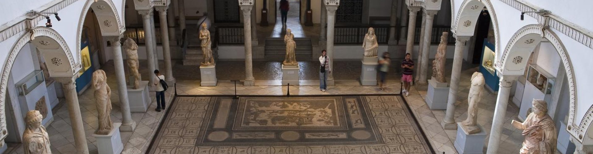 Best restaurants in Le Bardo, TN