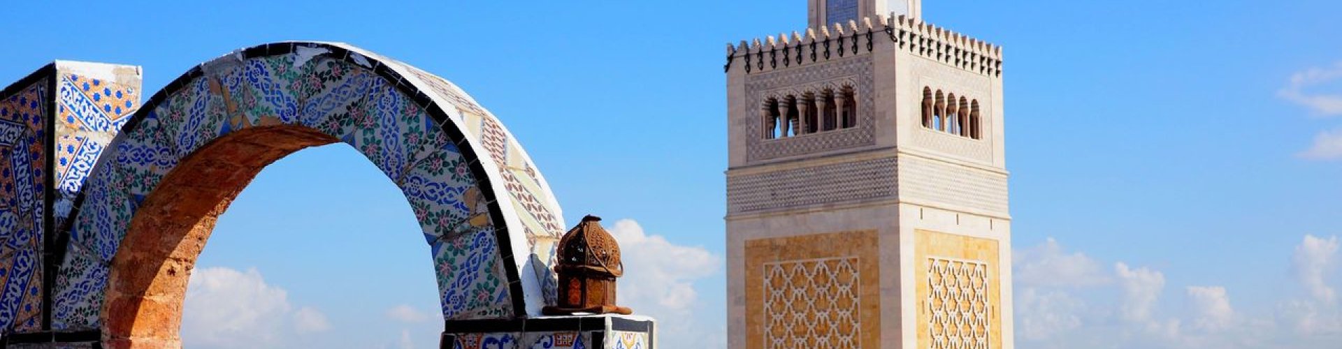 Dining scene in Tunis, TN