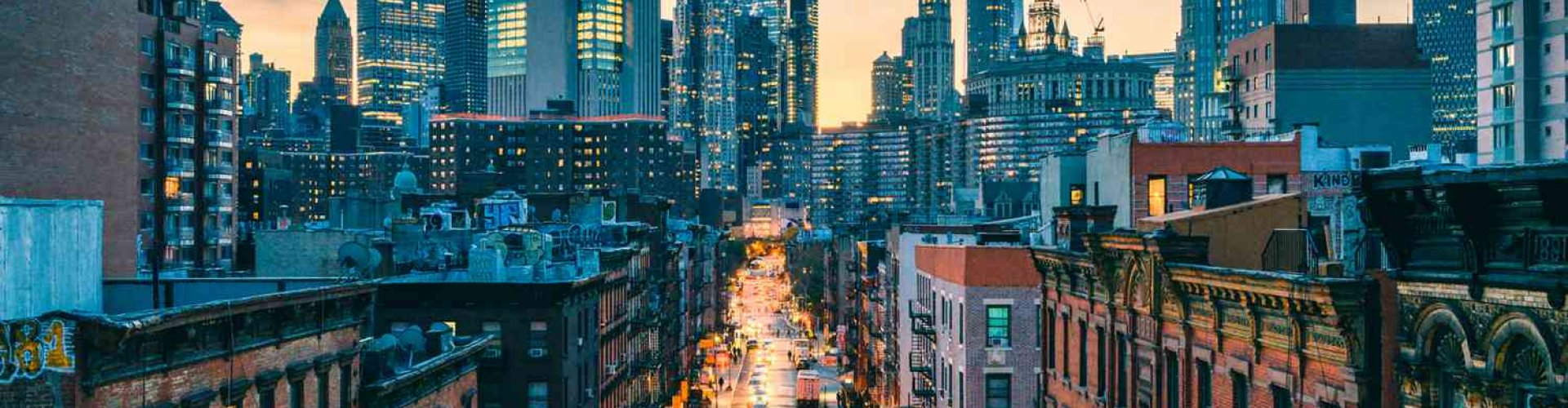 New York, NY, US dining skyline